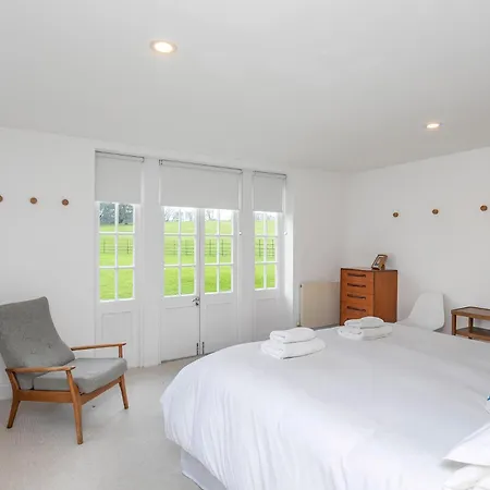 Willowmere By Birch *